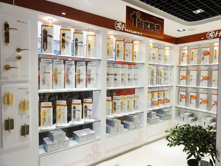 八哥影院（lóng）產（chǎn）品展櫃