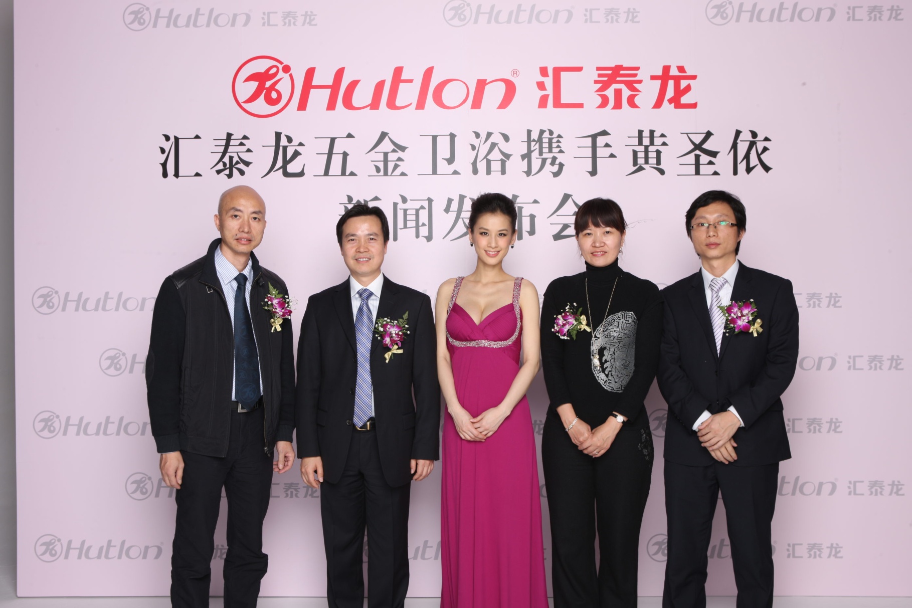 黃聖依代言八哥影院