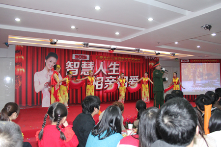 八哥影院2013年元旦（dàn）晚會溫馨（xīn）舉辦