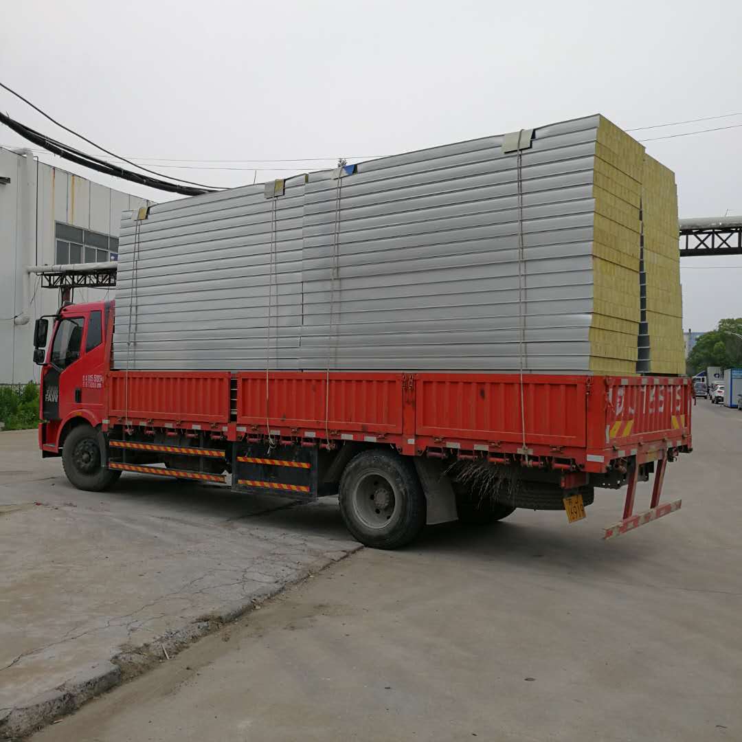 岩棉夾芯（xīn）板